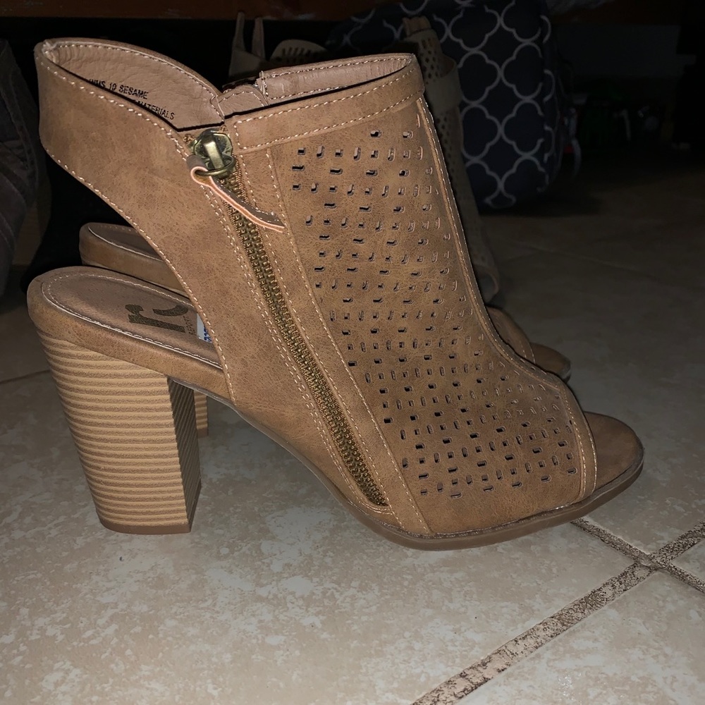Tan heels